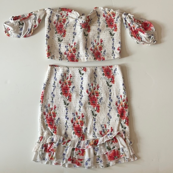 Two piece floral set - Picture 1 of 2